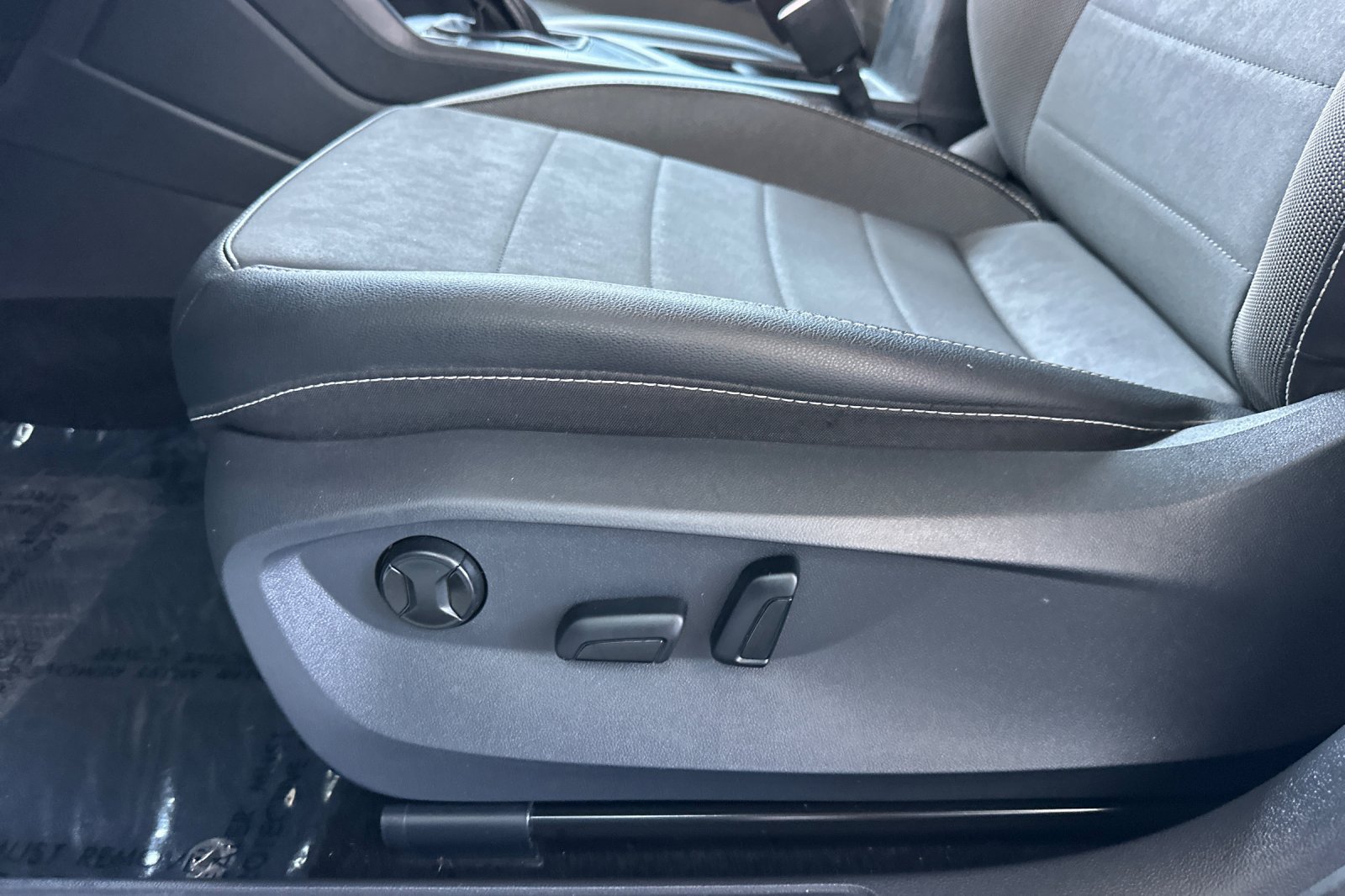 Used 2022 Volkswagen Taos SE FWD image 13