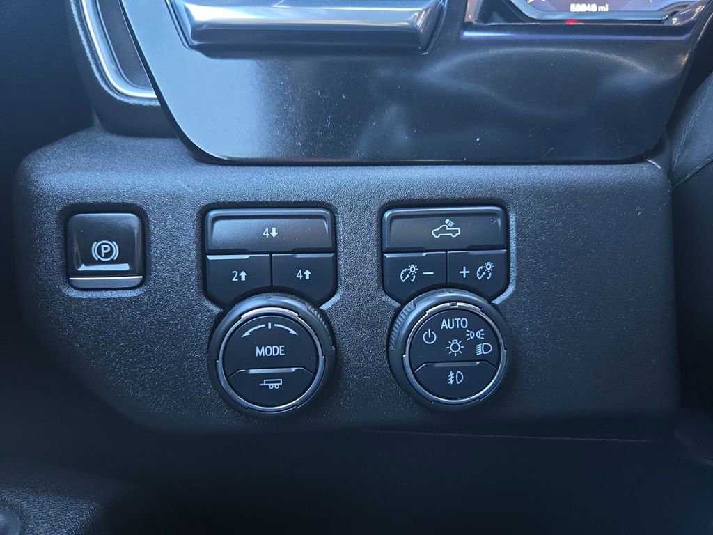 Used 2025 Chevrolet Silverado 2500 LT image 21