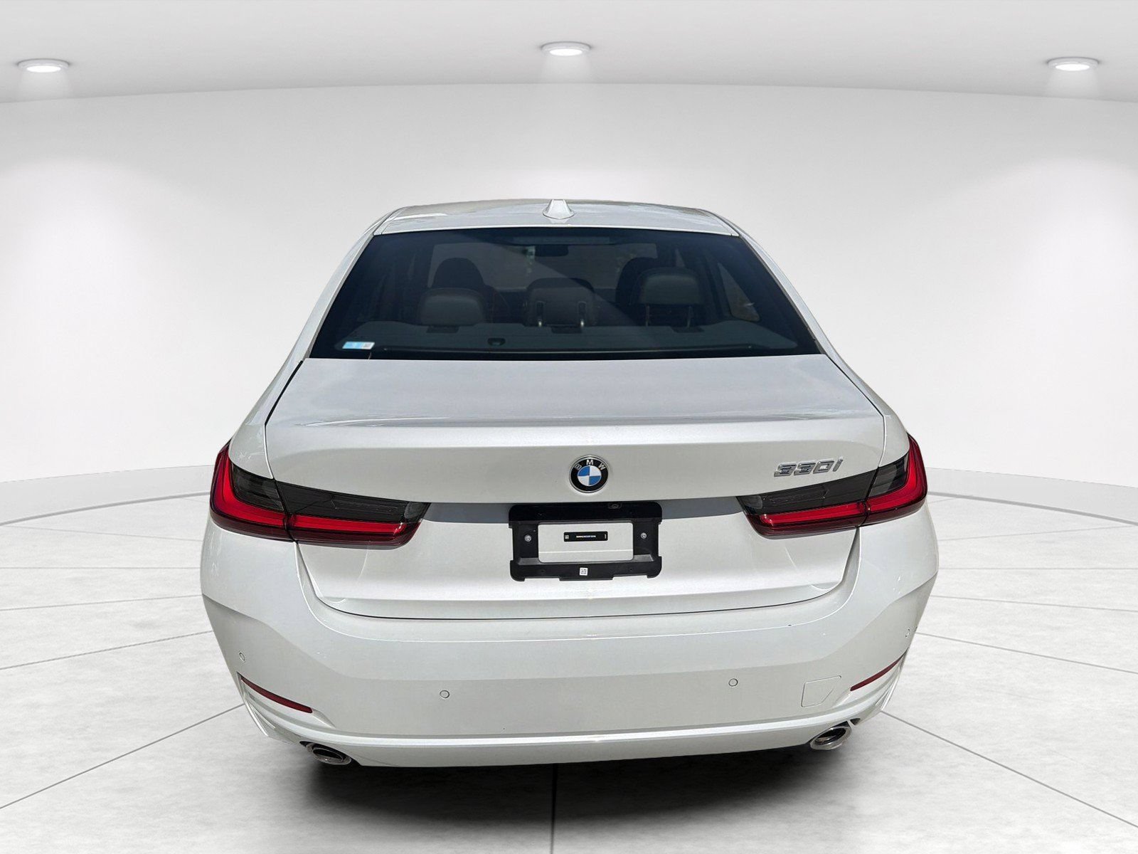 Certified 2025 BMW 330i Sedan w/ Convenience Package RWD image 5