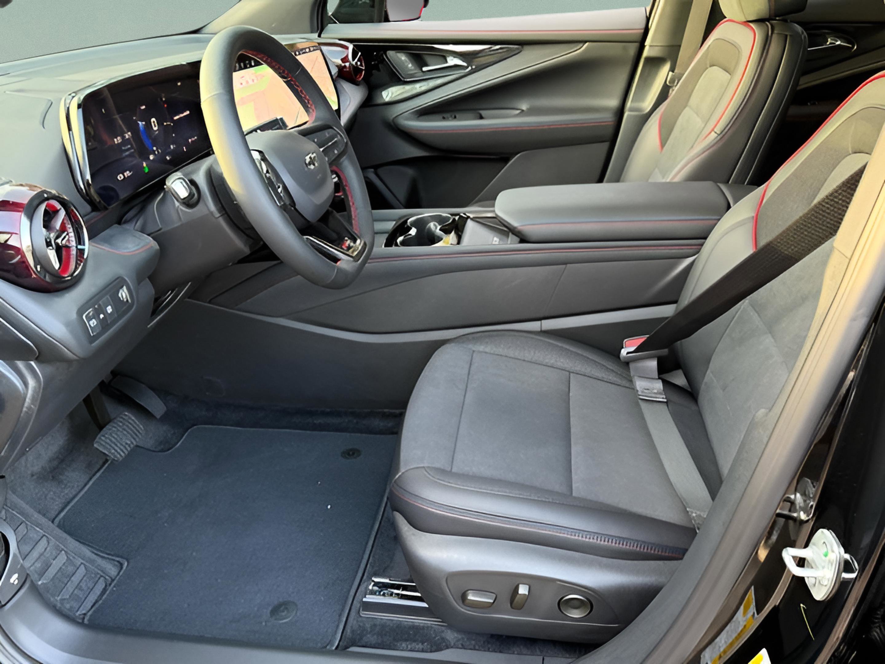 New 2025 Chevrolet Blazer EV RS image 9