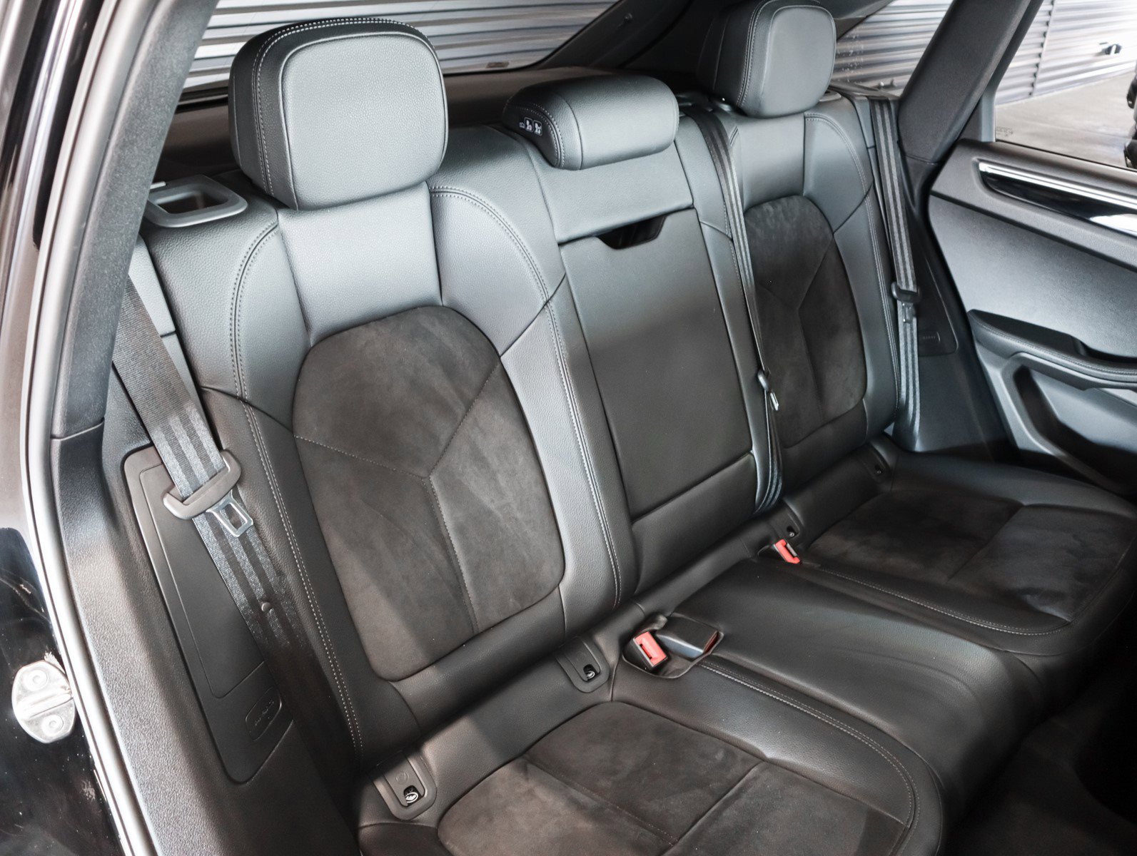 Used 2020 Porsche Macan image 6