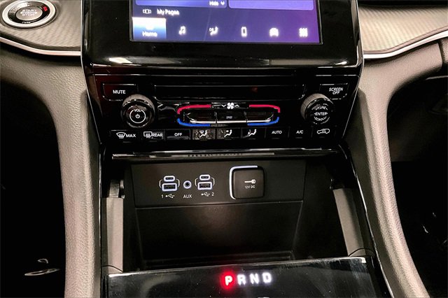 Used 2023 Jeep Grand Cherokee Laredo image 27