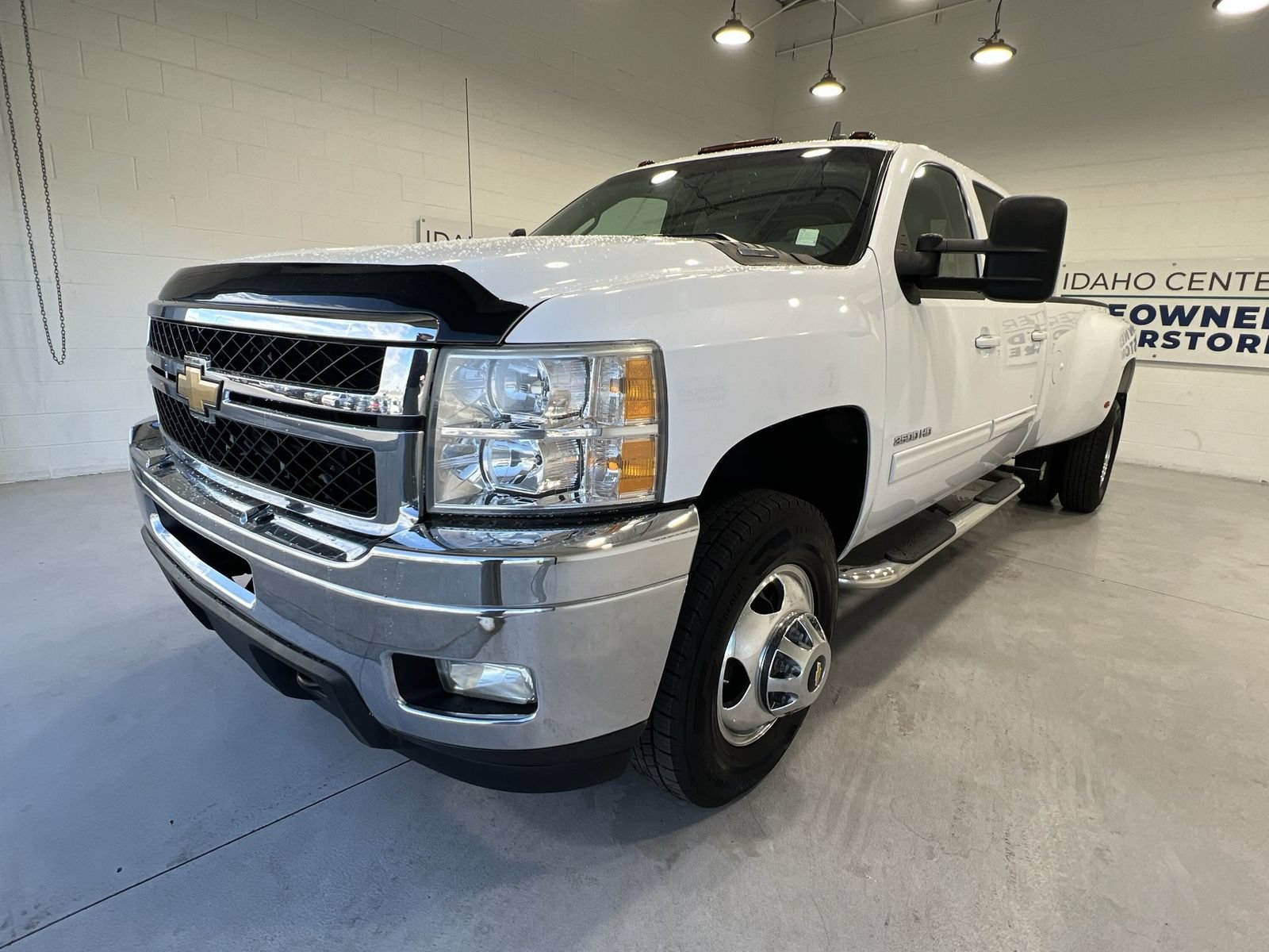 Used 2011 Chevrolet Silverado 3500 LTZ w/ LTZ Plus Package AWD/4WD image 4