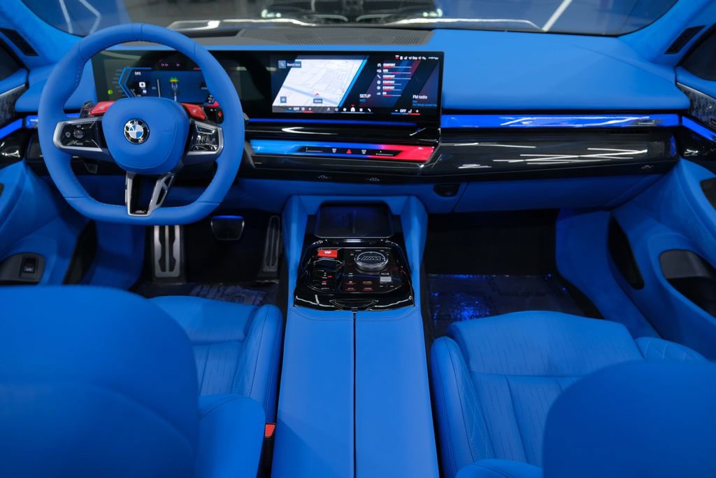 Used 2025 BMW M5 image 58