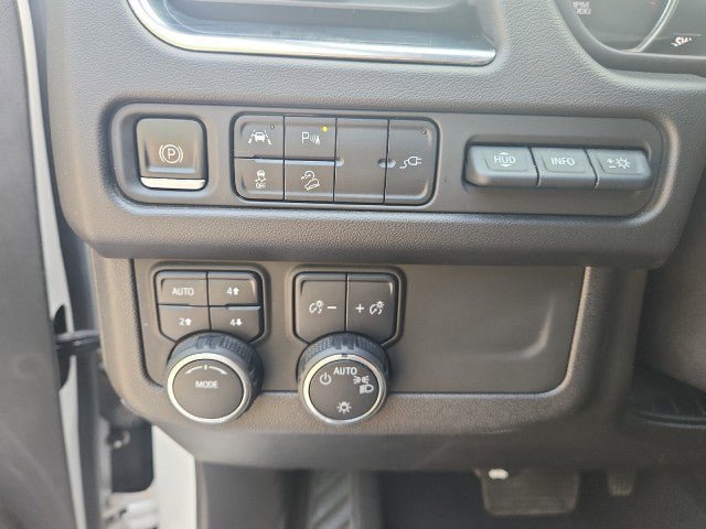 Used 2021 Chevrolet Suburban High Country AWD/4WD image 26