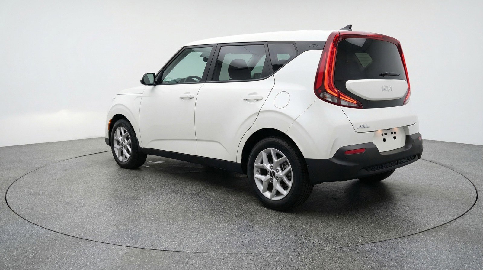 Used 2025 Kia Soul LX w/ LX Technology Package FWD image 6