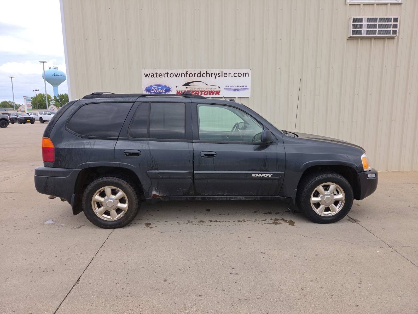 Used 2005 GMC Envoy SLE AWD/4WD image 1