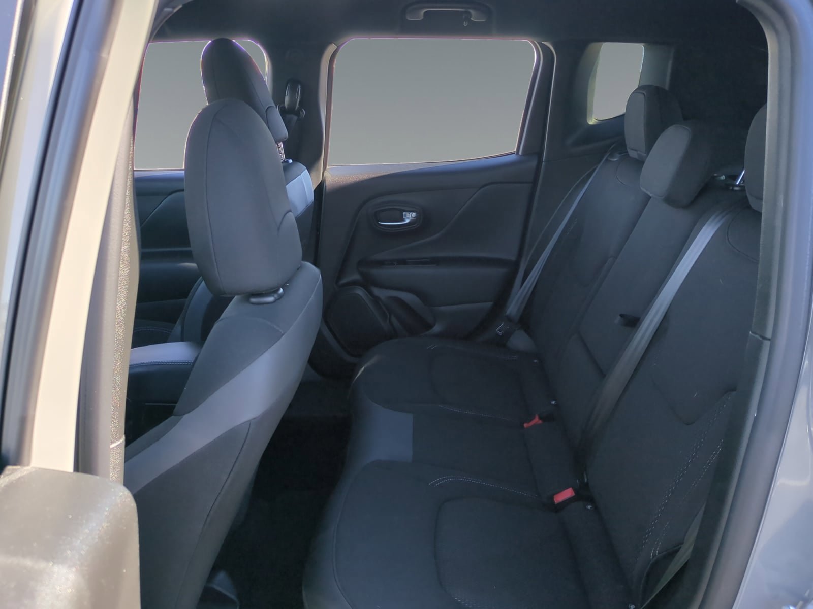 Used 2022 Jeep Renegade Altitude w/ Convenience Group AWD/4WD image 13