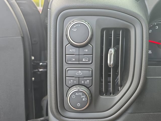 Used 2020 Chevrolet Silverado 1500 Custom w/ Custom Value Package AWD/4WD image 27