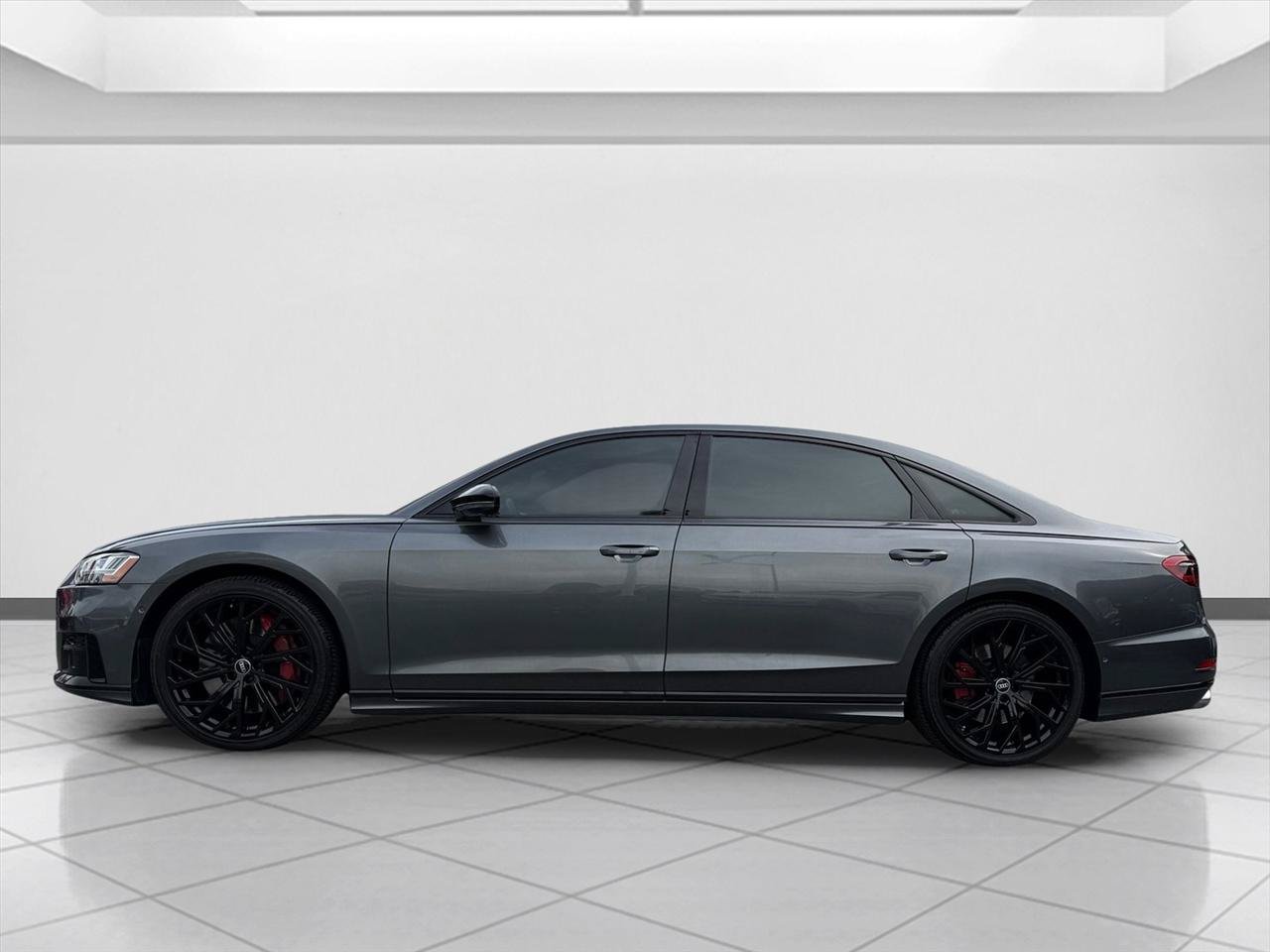 Used 2021 Audi S8 L AWD/4WD image 2