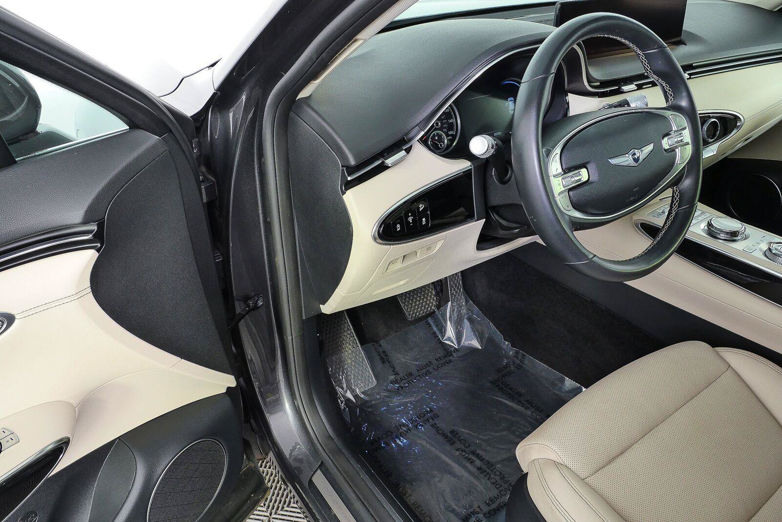 Used 2023 Genesis GV70 2.5T AWD/4WD image 9