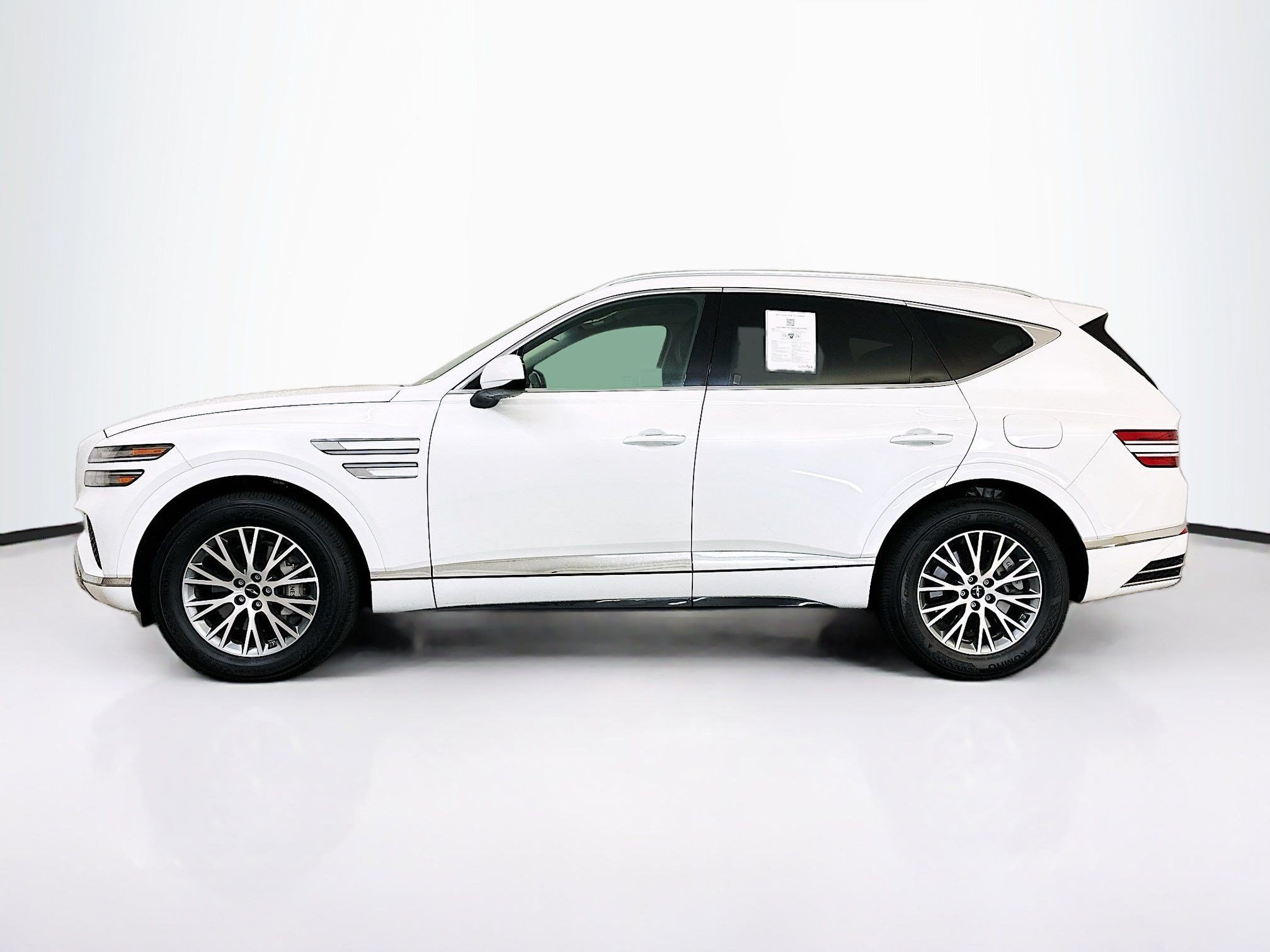 Used 2025 Genesis GV80 2.5T Standard AWD/4WD image 2