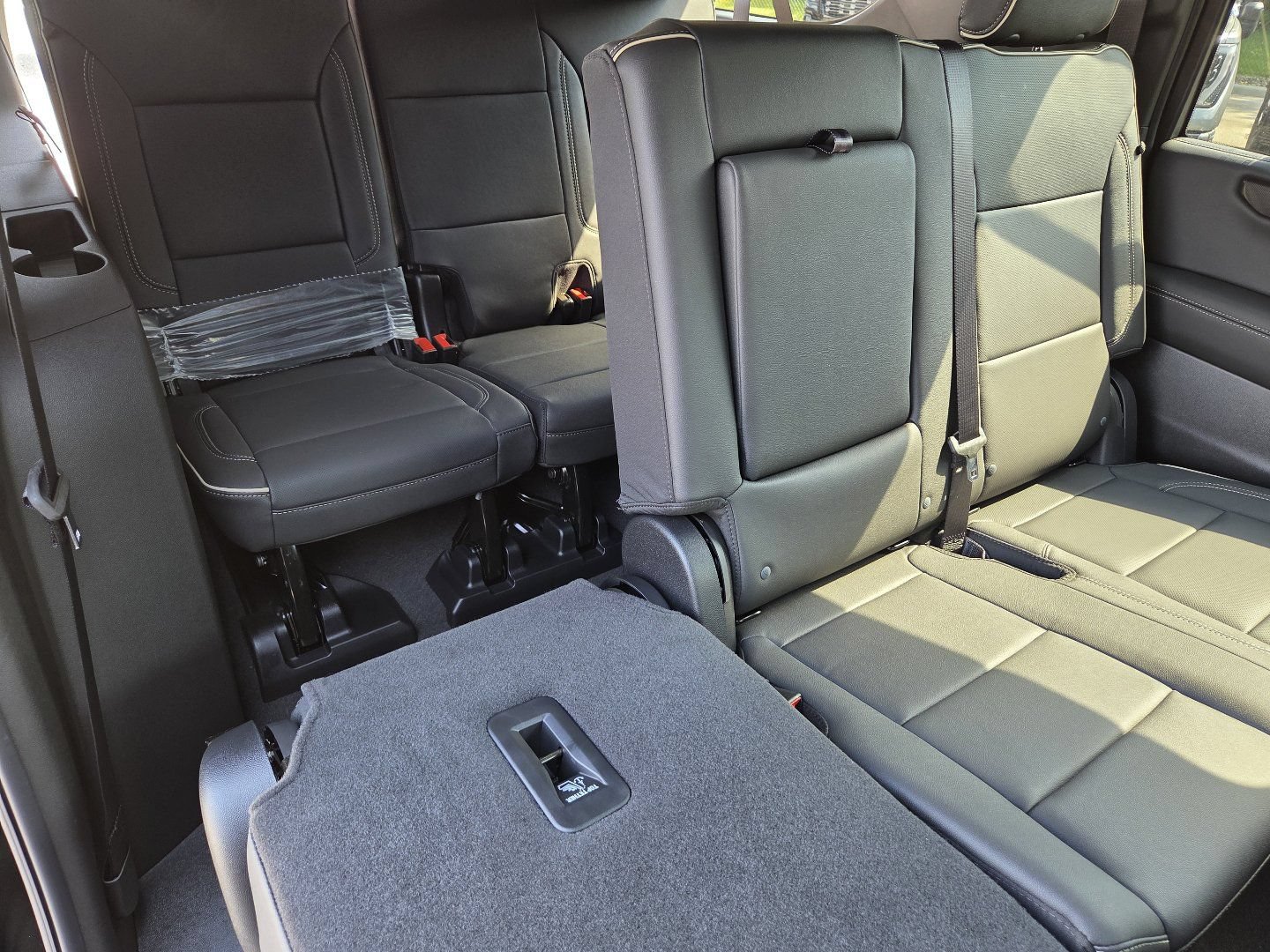 New 2026 GMC Yukon XL Elevation AWD/4WD image 24