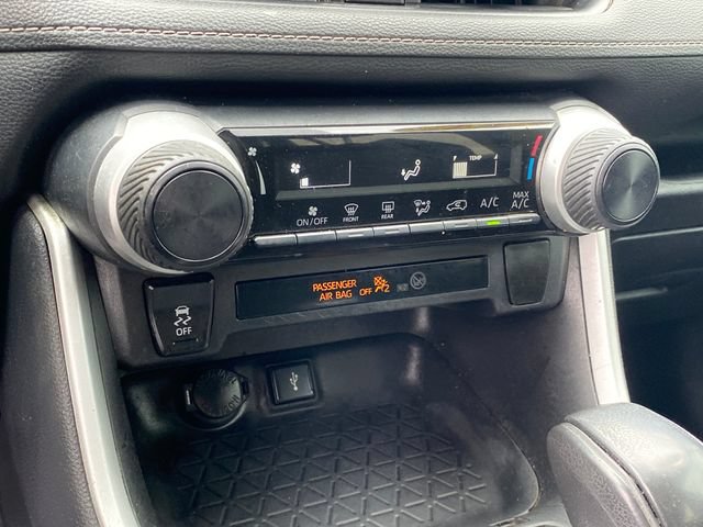 Used 2021 Toyota RAV4 LE FWD image 11