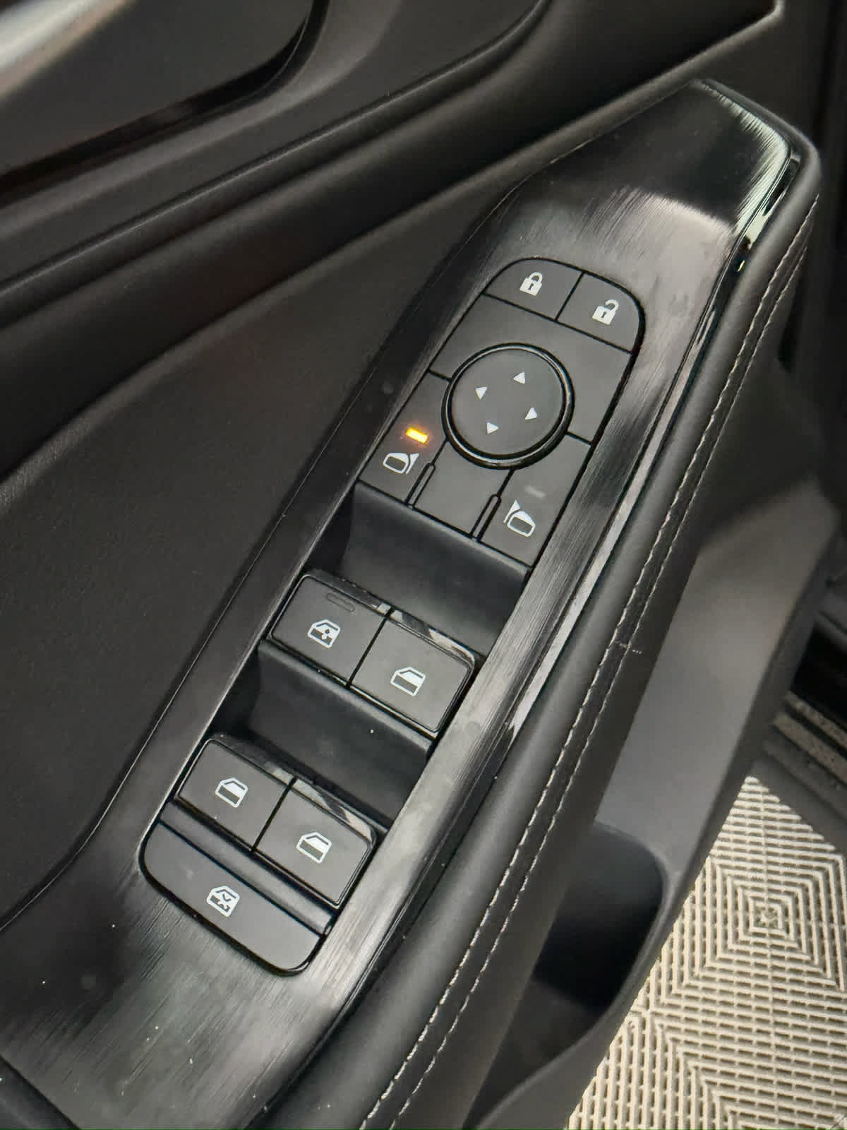 New 2026 Nissan Rogue SV FWD image 23