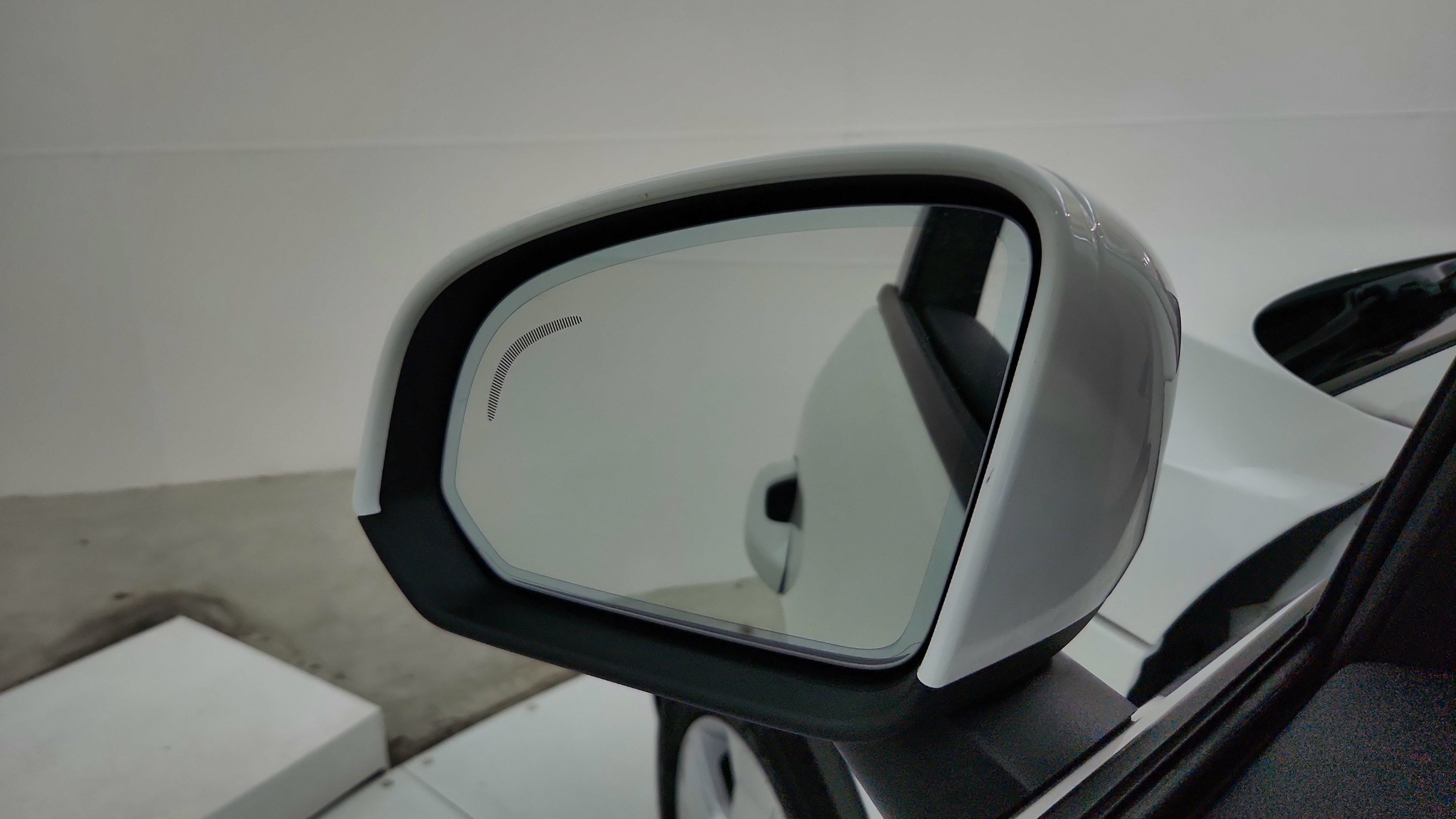 Used 2020 Volvo XC40 T4 Momentum FWD image 23