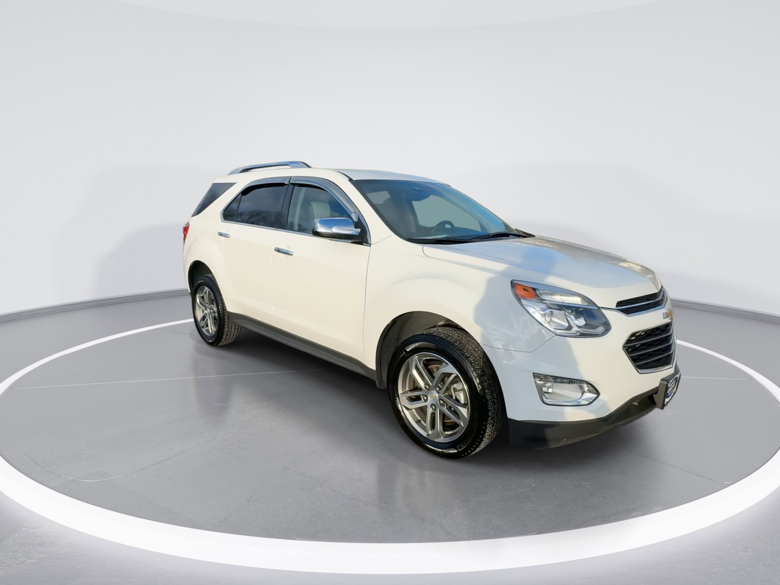 Used 2017 Chevrolet Equinox Premier w/ Enhanced Convenience Package image 2