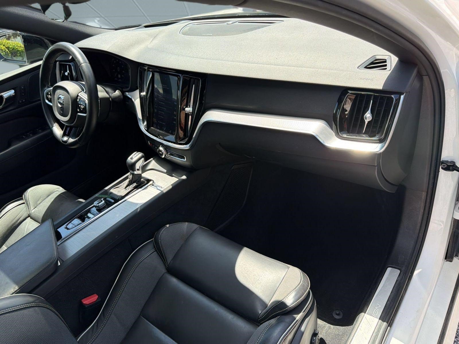 Used 2019 Volvo S60 T5 R-Design FWD image 30