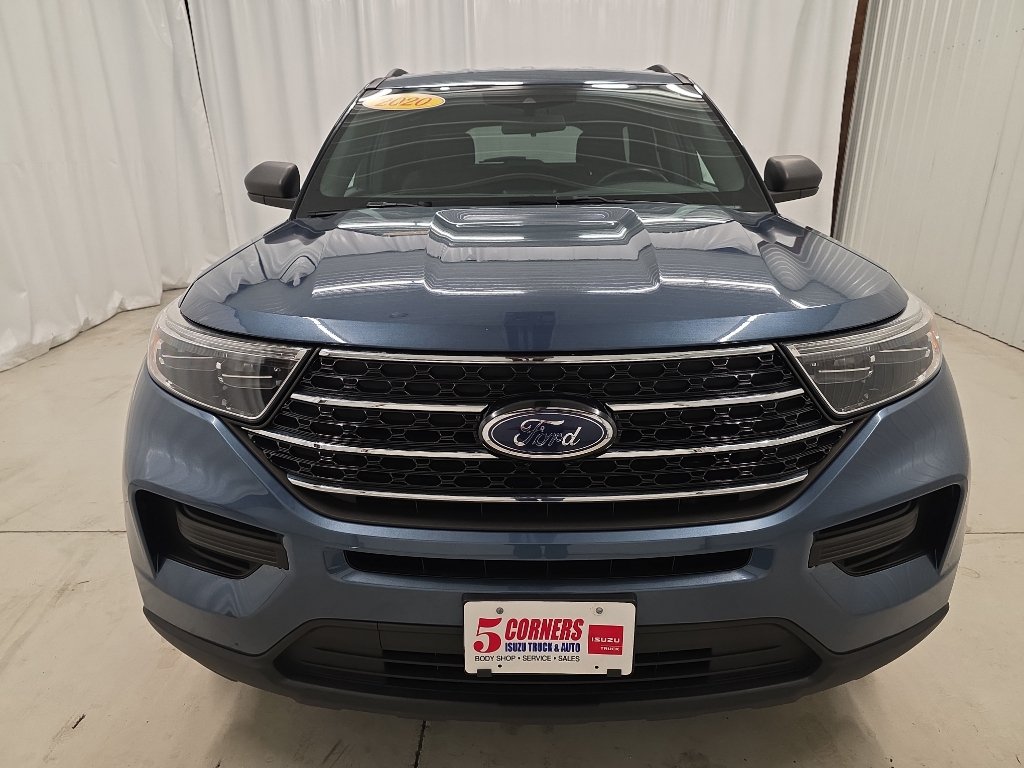Used 2020 Ford Explorer XLT AWD/4WD image 2