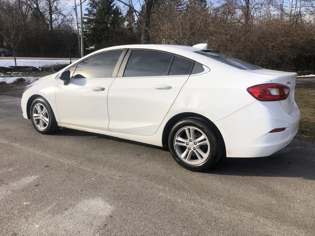 Used 2018 Chevrolet Cruze LT image 15