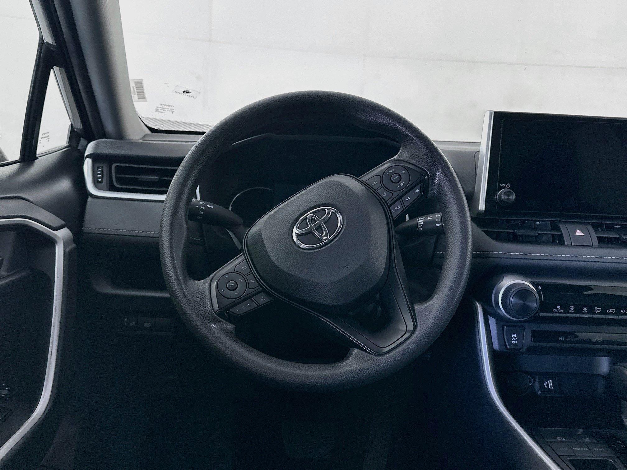 Used 2025 Toyota RAV4 LE FWD image 17