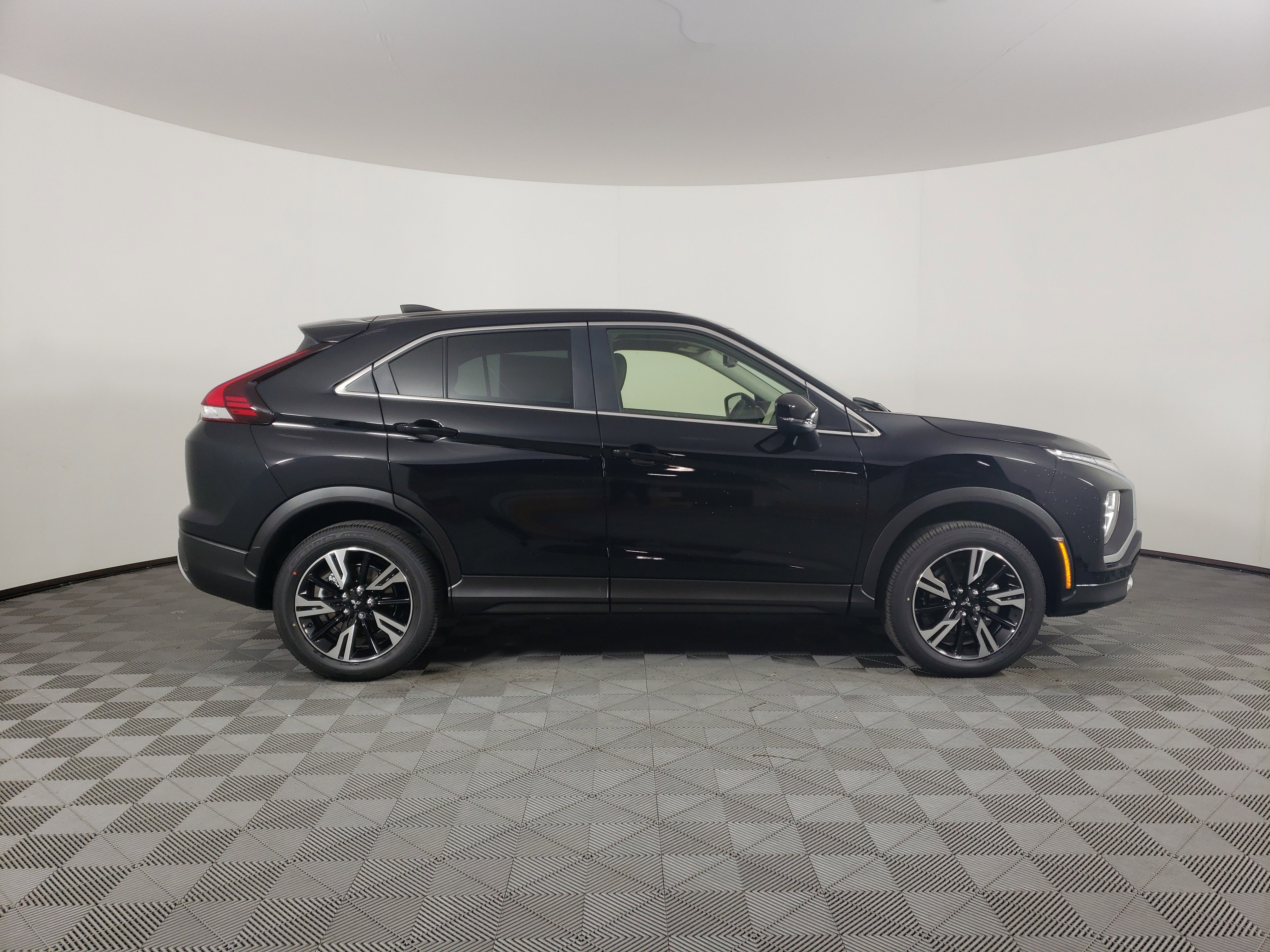 New 2026 Mitsubishi Eclipse Cross SE image 3