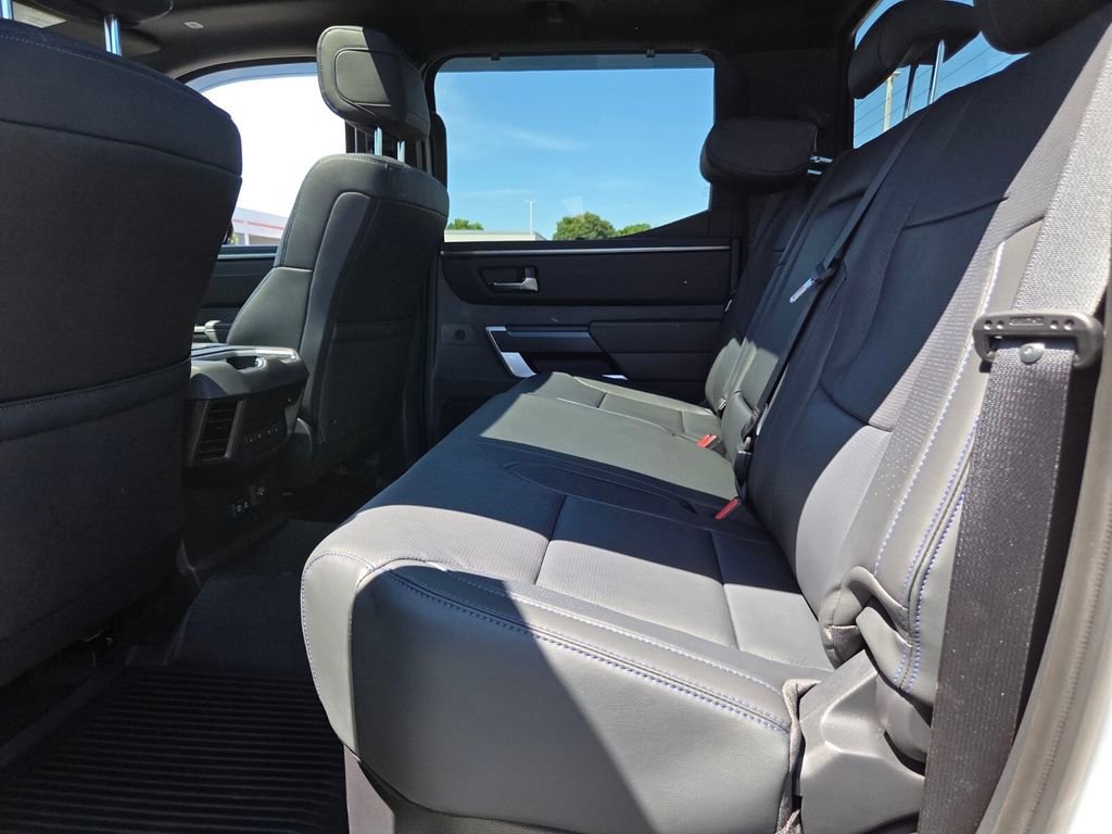 Used 2025 Toyota Tundra Platinum AWD/4WD image 5