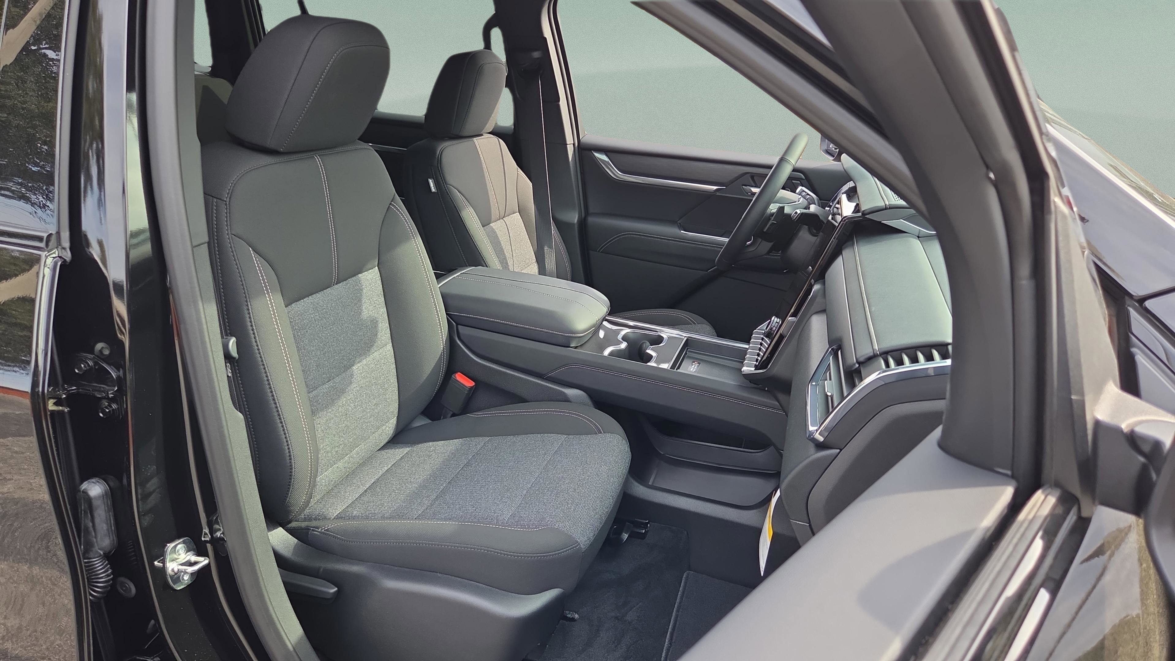 New 2026 GMC Acadia Elevation w/ Black Edition FWD image 19