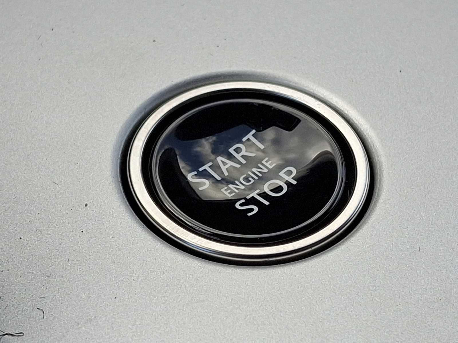 New 2025 Land Rover Range Rover SE image 17