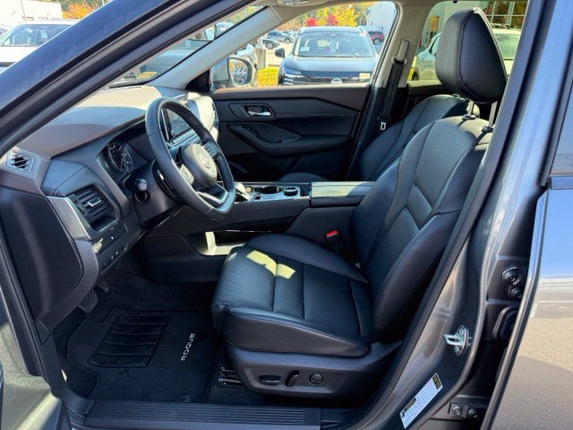 Certified 2023 Nissan Rogue SV w/ SV Premium B Package AWD/4WD image 18