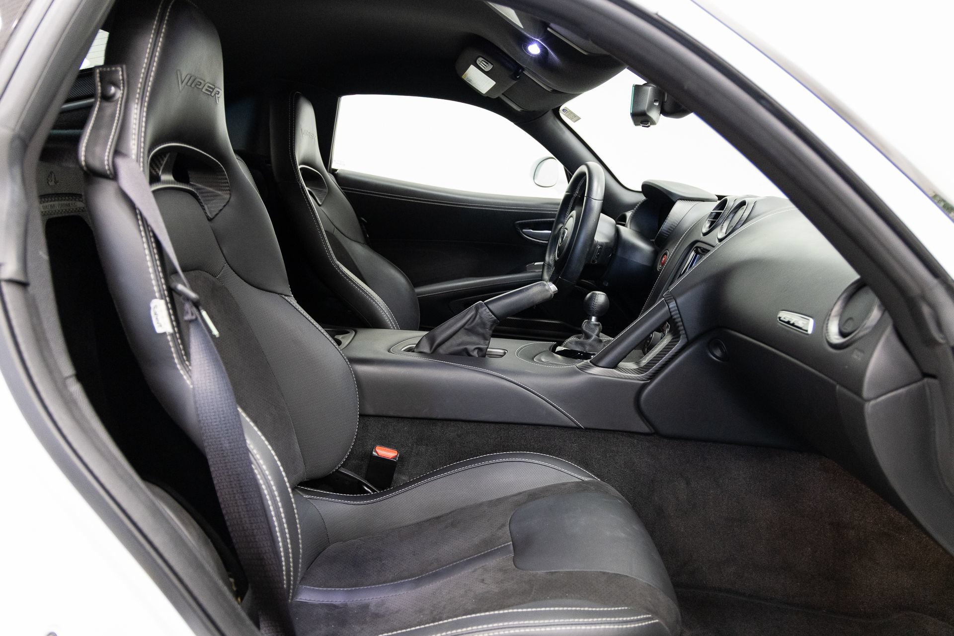 Used 2014 SRT Viper GTS w/ Exterior Carbon Fiber Package RWD image 17