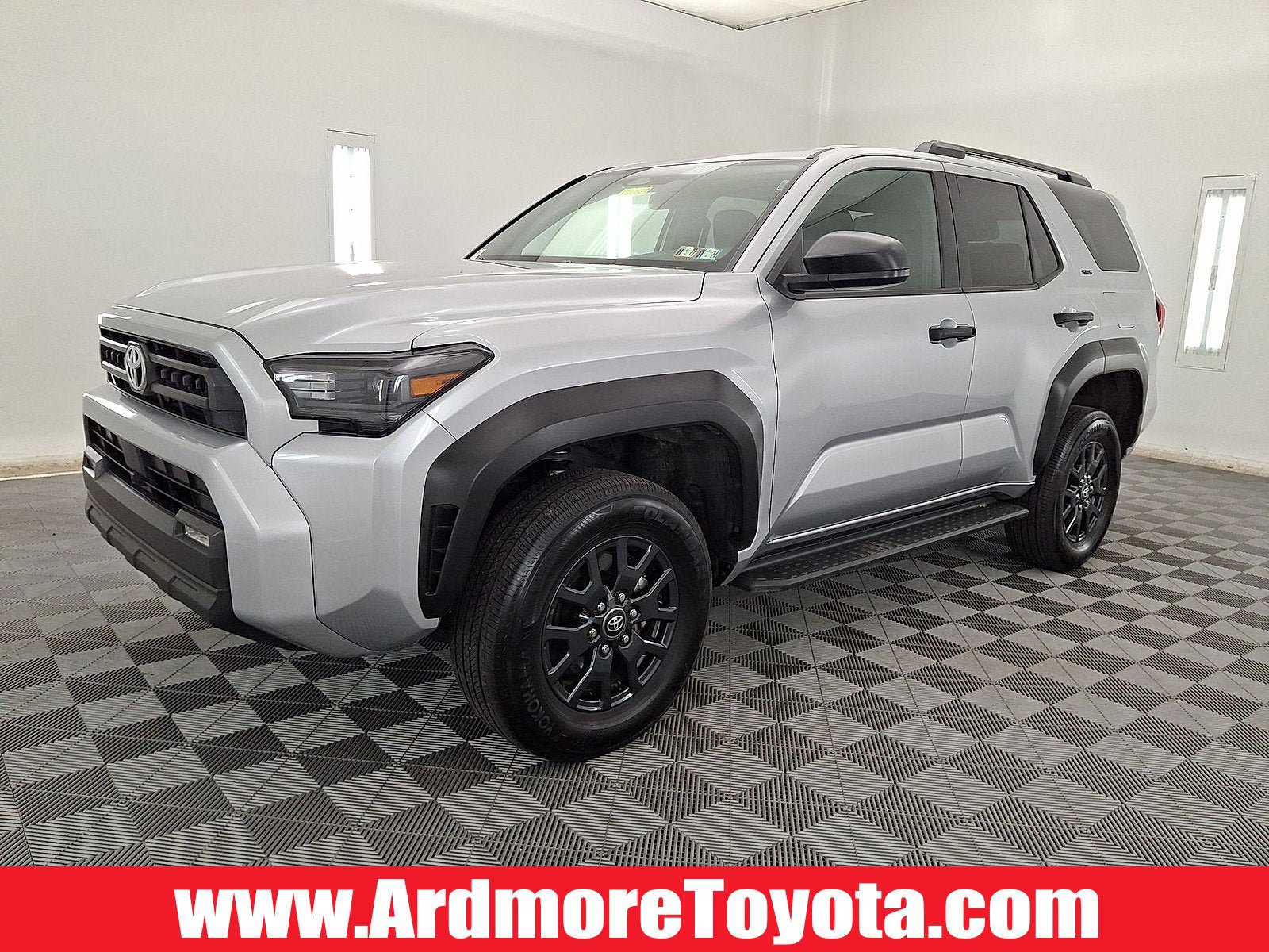 Certified 2025 Toyota 4Runner SR5 AWD/4WD image 1