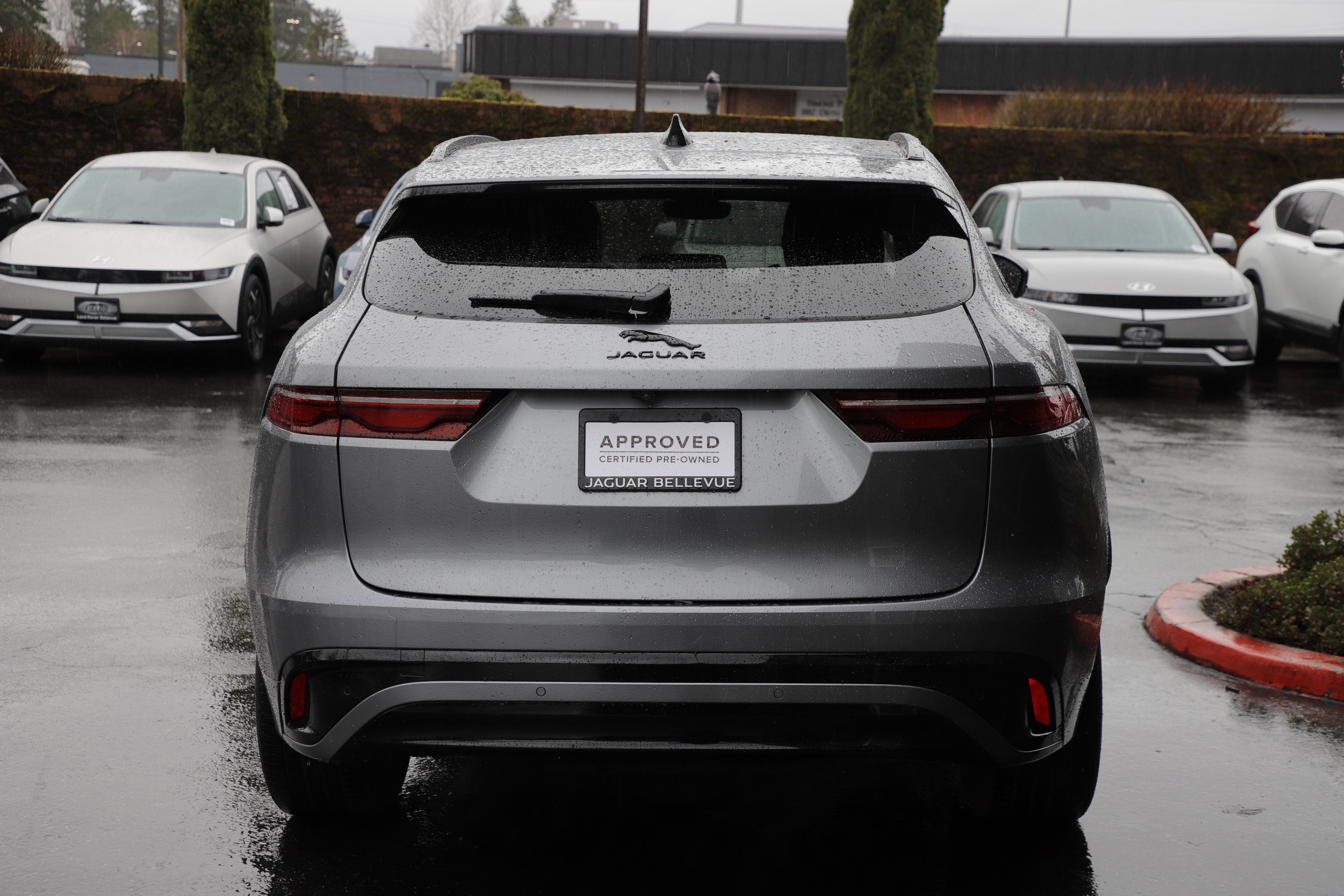 Certified 2025 Jaguar F-PACE R-Dynamic S image 5