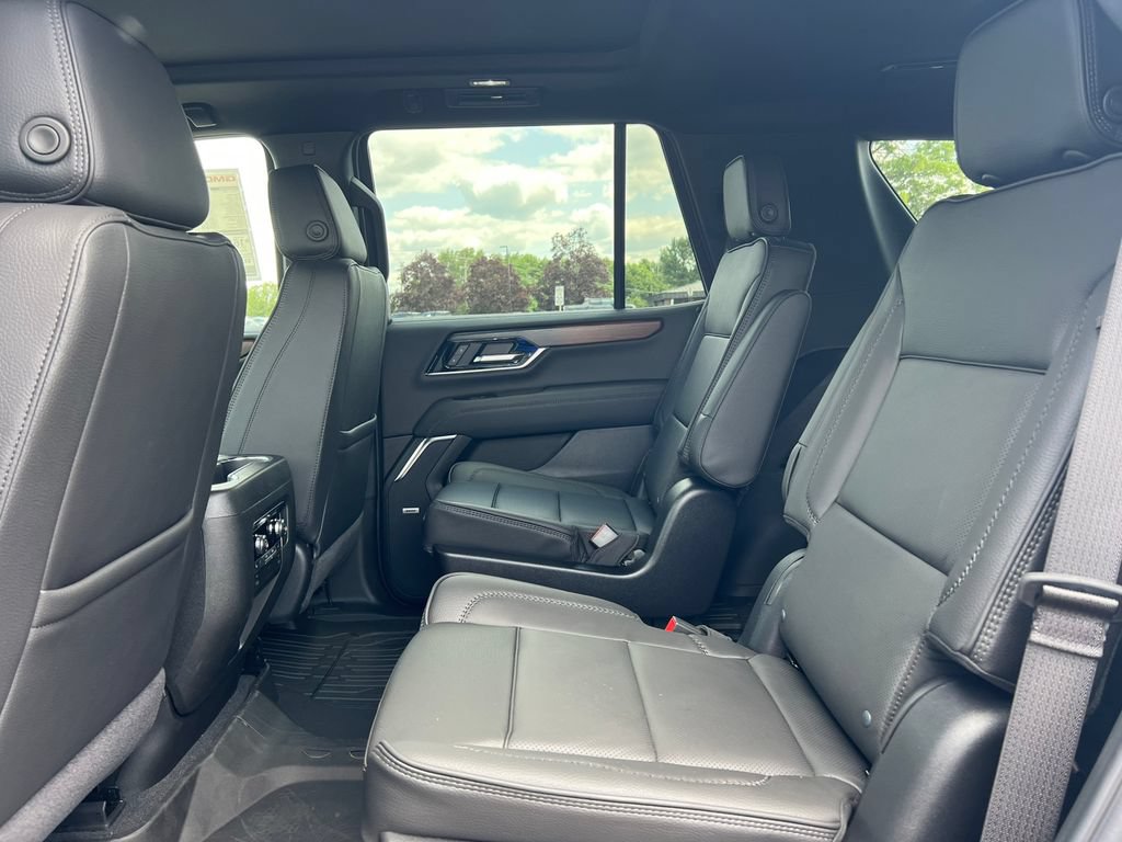 New 2026 GMC Yukon Denali w/ Sun & Power Step Package AWD/4WD image 4