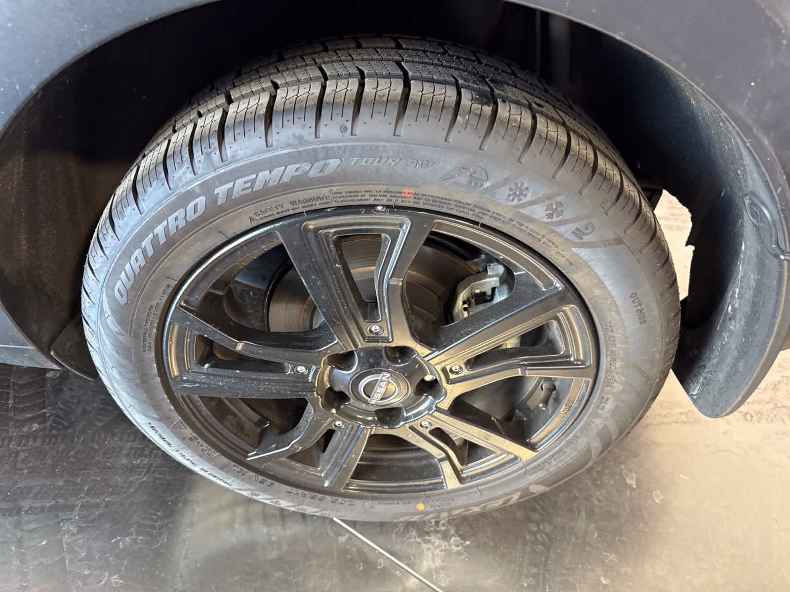 Used 2022 Nissan Kicks SR FWD image 9