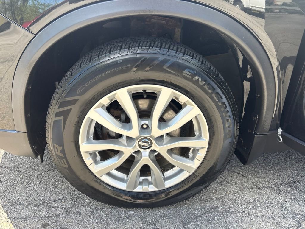 Used 2017 Nissan Rogue SV w/ SV Premium Package AWD/4WD image 8