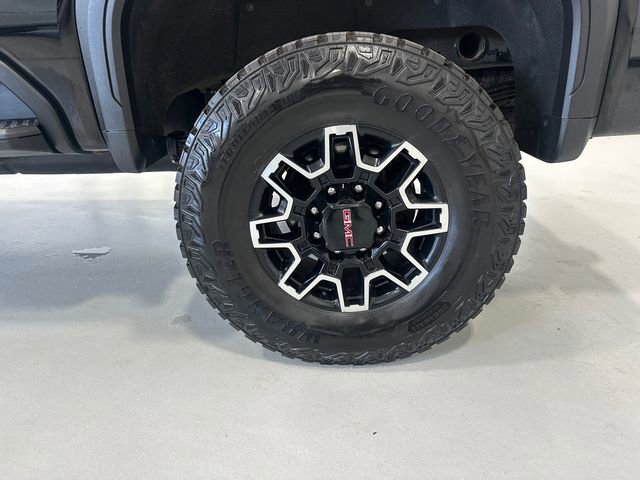 Used 2025 GMC Sierra 2500 AT4X image 19