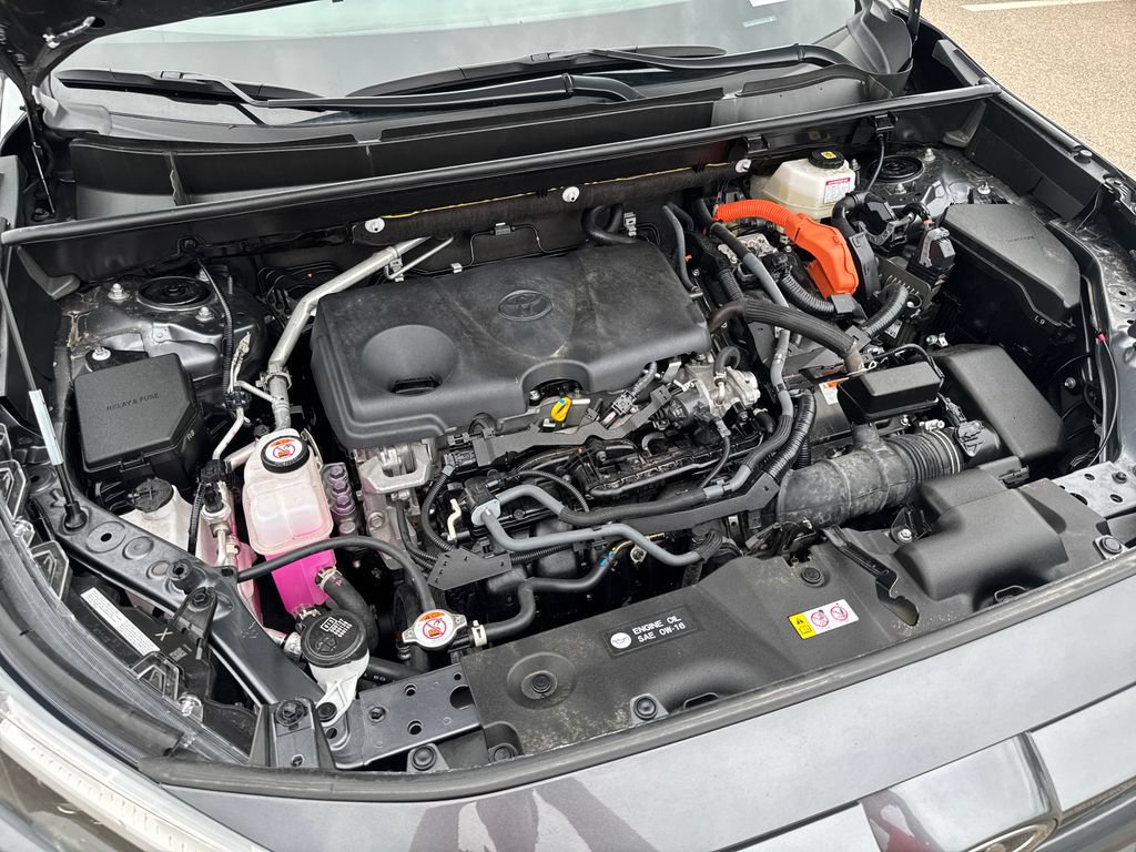 Used 2025 Toyota RAV4 LE AWD/4WD image 46