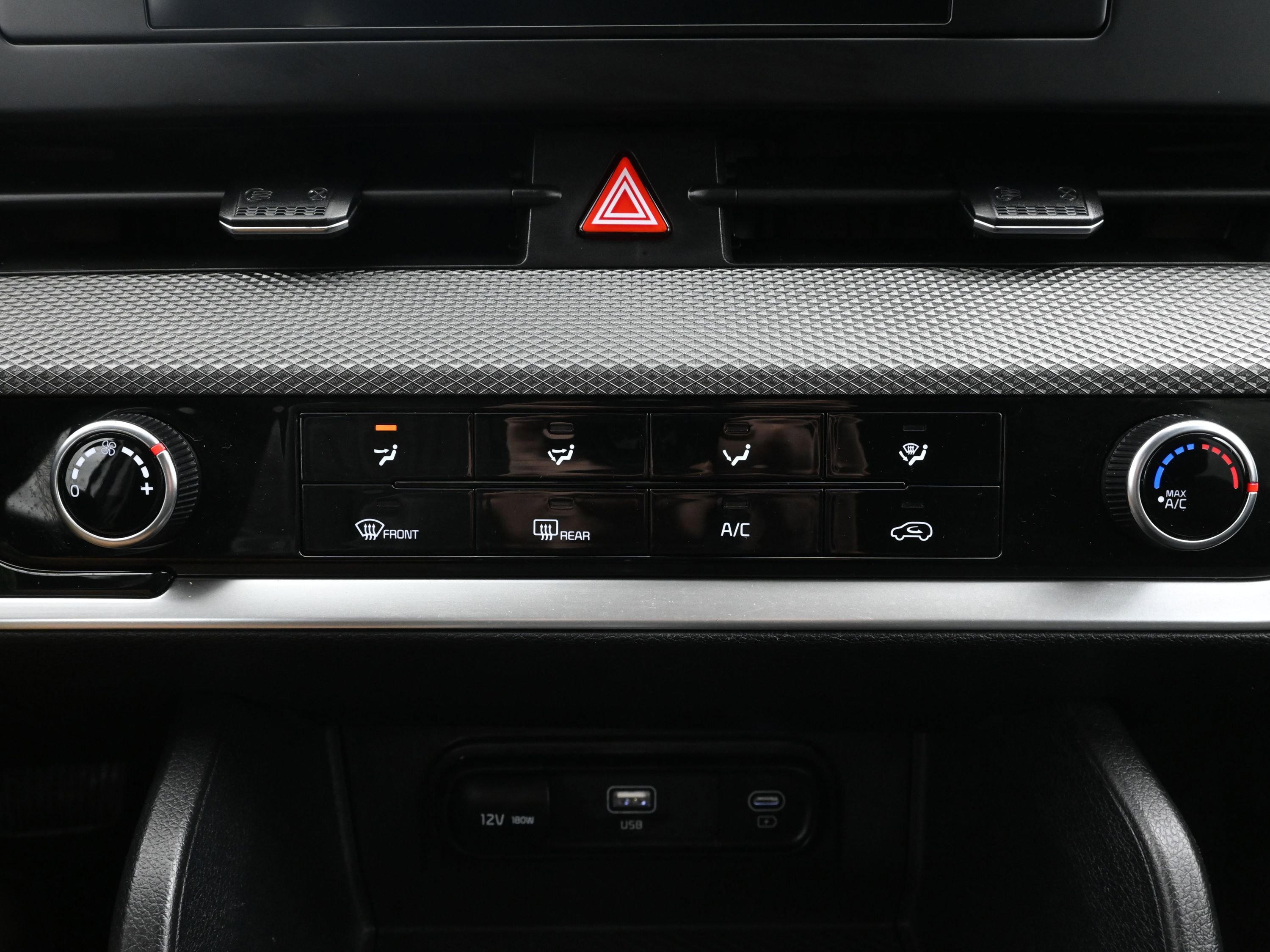 Used 2024 Kia Sportage LX image 17