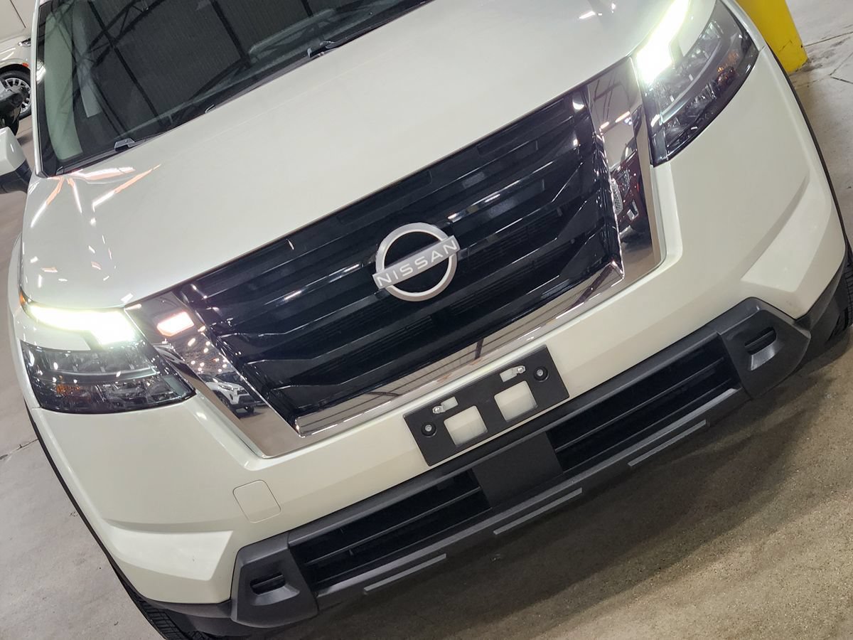 Used 2023 Nissan Pathfinder SV FWD image 14