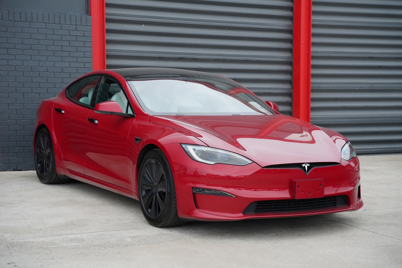 Used 2023 Tesla Model S Standard Range image 9