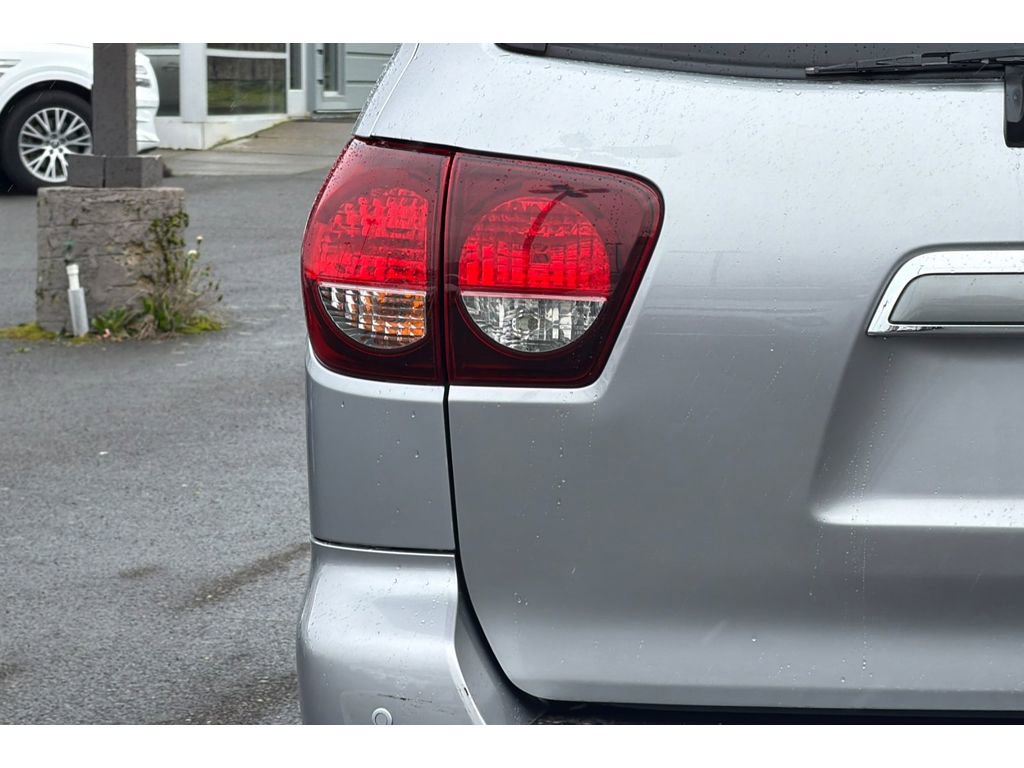 Used 2019 Toyota Sequoia Limited w/ Safety & Convenience Package image 29