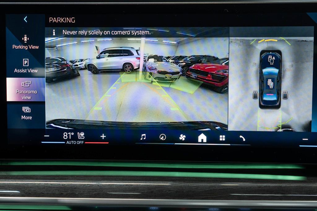 Used 2024 BMW 740i xDrive image 26