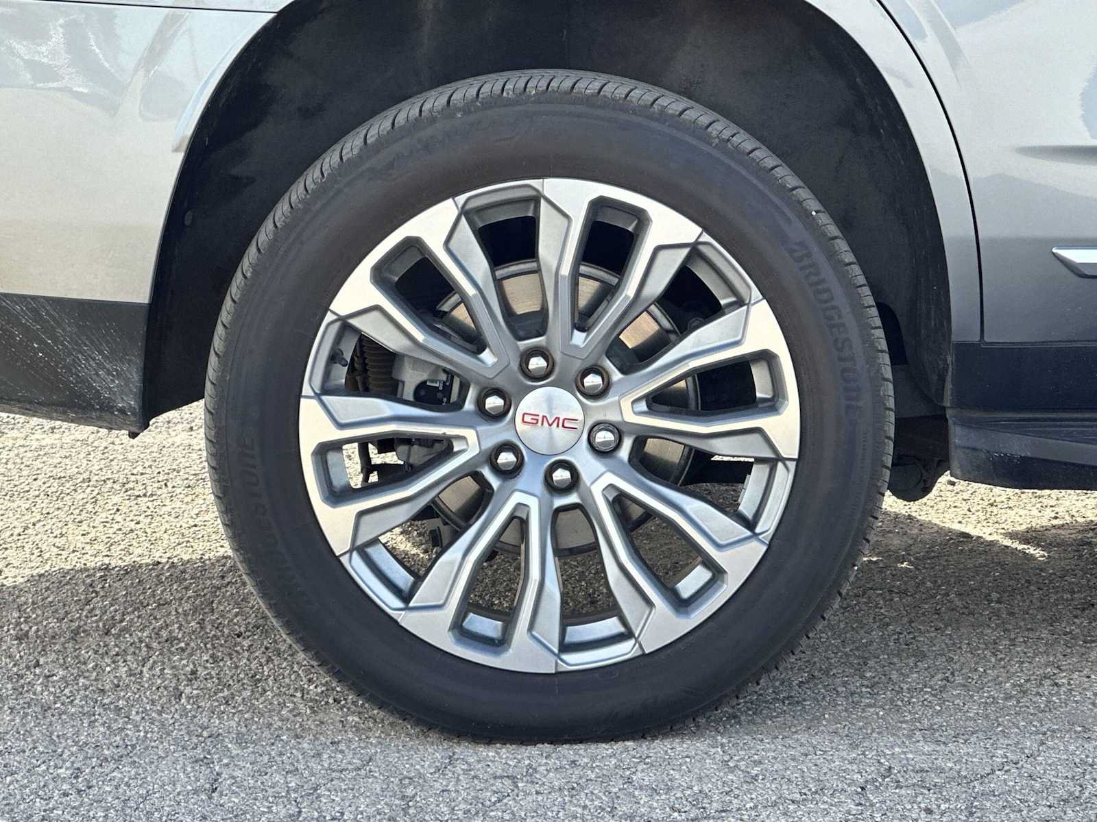 Used 2023 GMC Yukon Denali w/ Advanced Technology Package AWD/4WD image 16