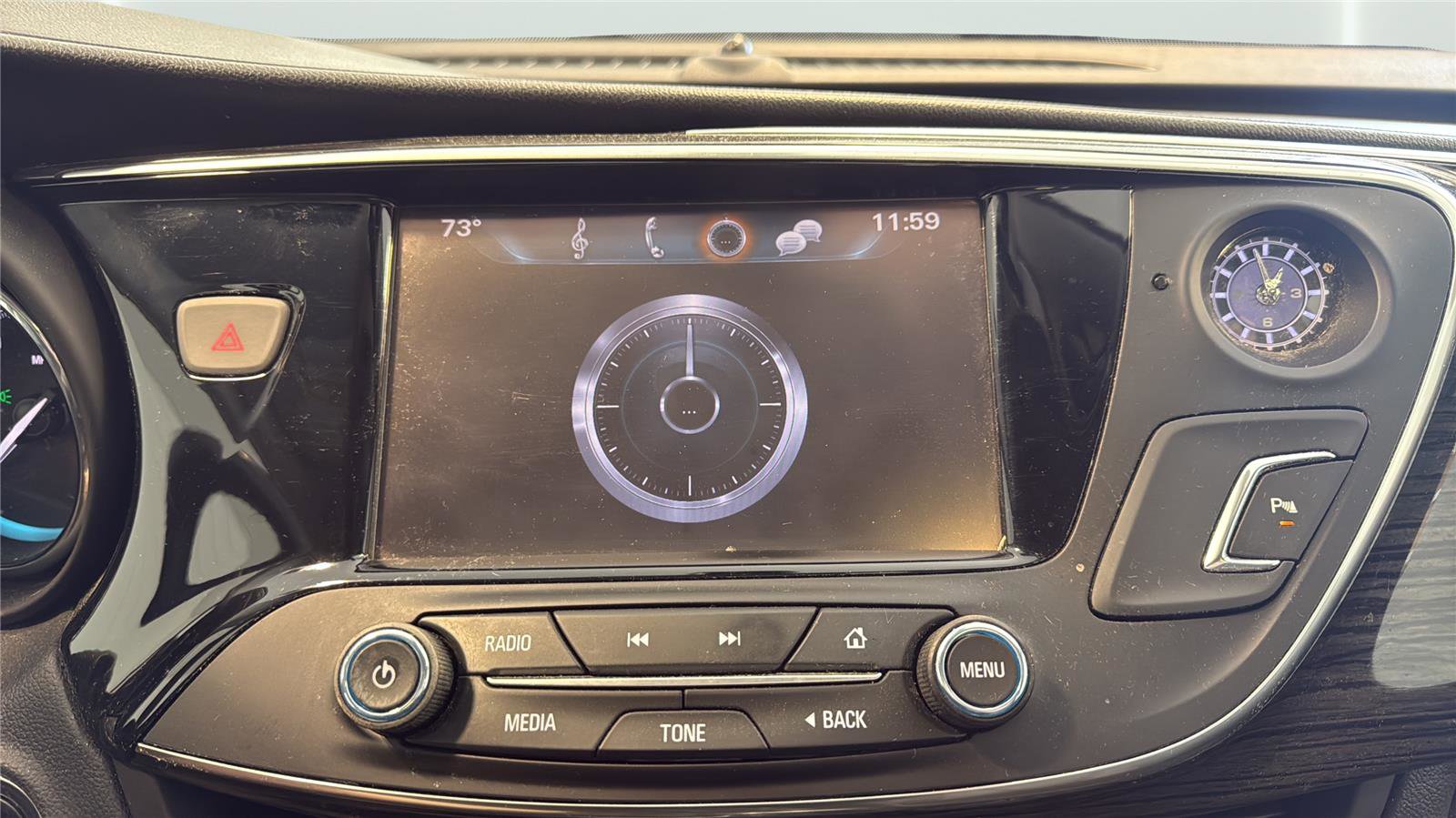 Used 2018 Buick Envision Essence image 16