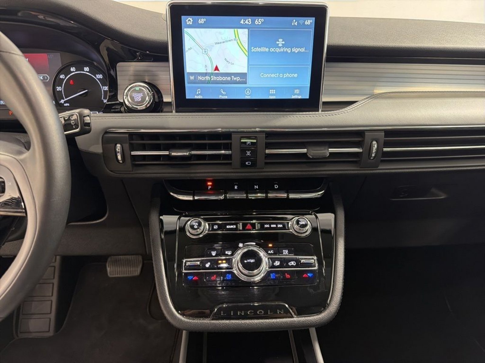 Used 2022 Lincoln Corsair AWD w/ Equipment Group 101A image 16