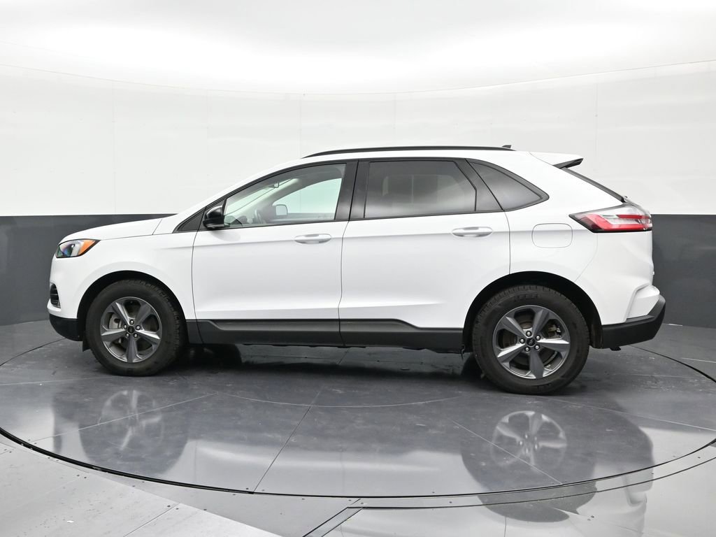 Used 2024 Ford Edge SEL w/ Sport Appearance Package image 2
