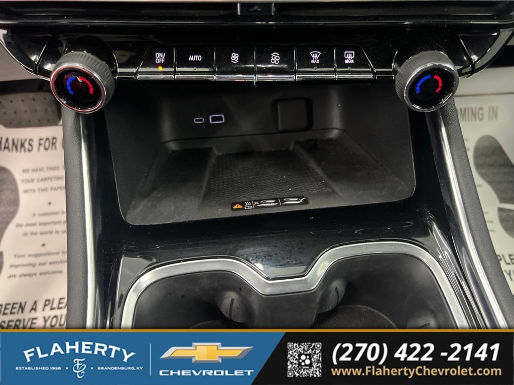Used 2024 Chevrolet Traverse RS w/ LPO, Floor Liner Package AWD/4WD image 31