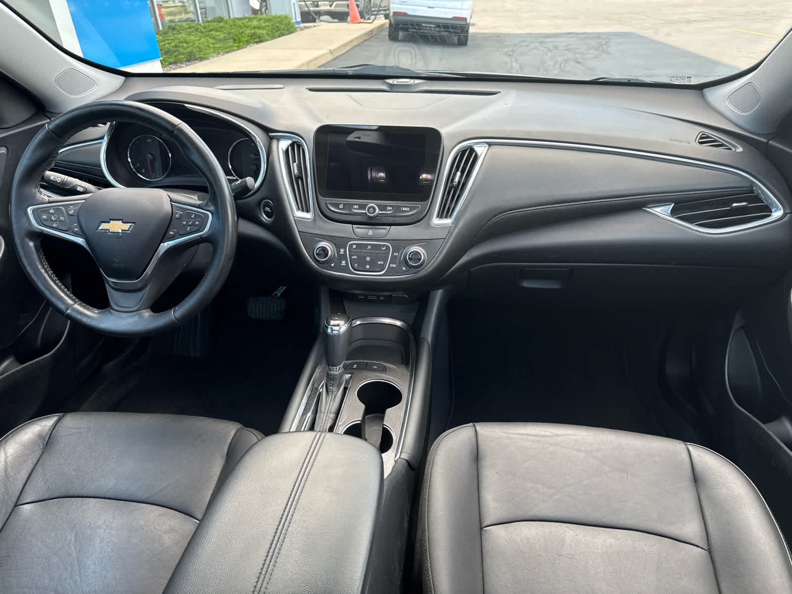 Used 2019 Chevrolet Malibu Hybrid w/ Leather Package FWD image 6