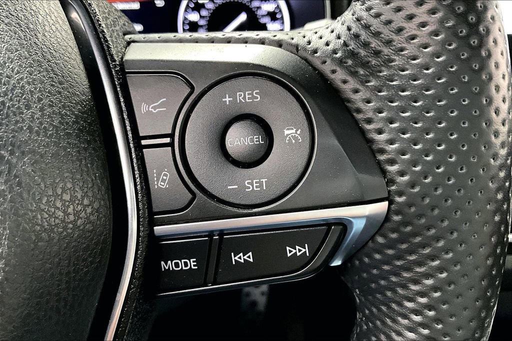 Used 2022 Toyota Avalon Touring w/ Advanced Safety Package image 12